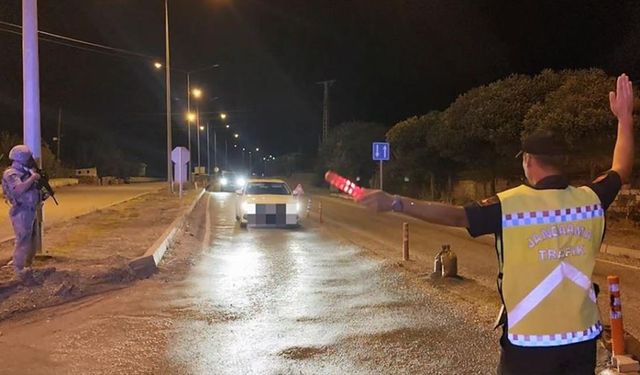 Van'da MEDAR ile gece denetimi: 12 araç trafikten men edildi