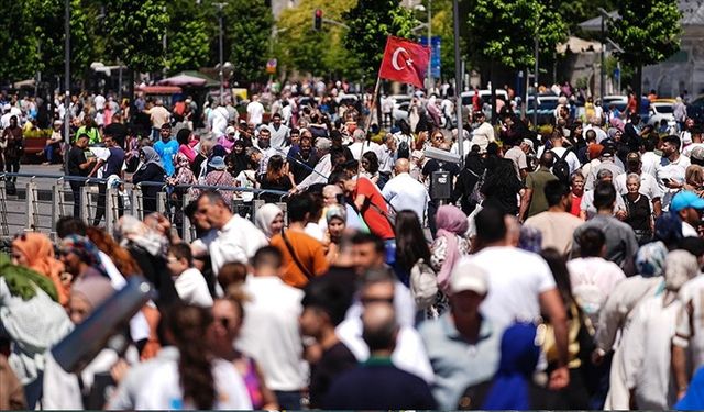 Türkiye'de beklenen yaşam süresi 77,3 yıl