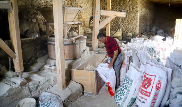 Van'da osmanlı döneminden kalma değirmeni emekli öğretmen işletiyor