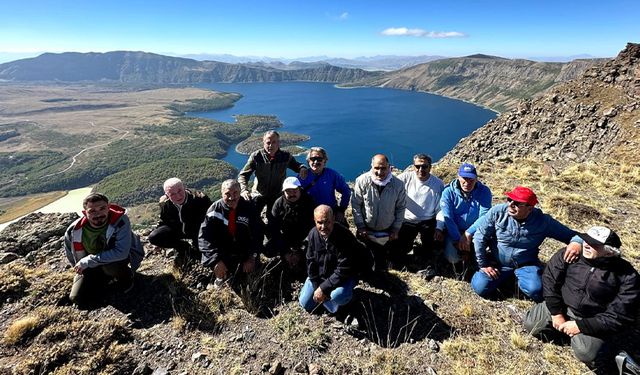 Nemrut Kalderası zirvesine doğa yürüyüşü