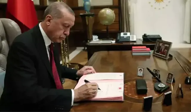 Erdoğan, 4 Üniversite Kapatıp Yenilerini Kurdu!