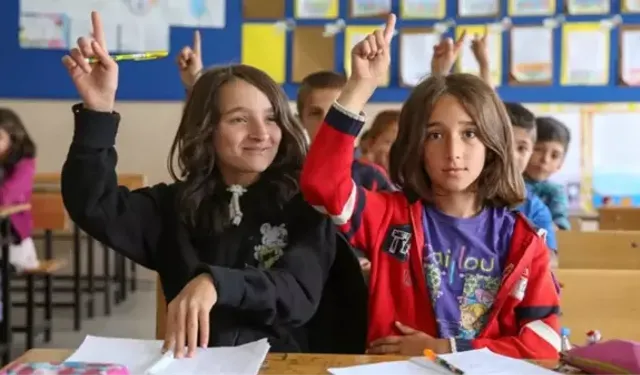 MEB'in Yeni Kararı: Öğrenciler Artık Teknolojiden Mahrum Kalacak!