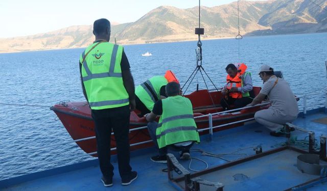 Van Gölü'nde deprem tatbikatı