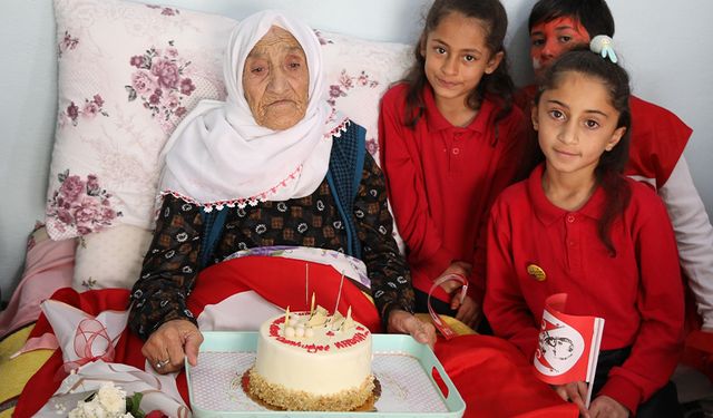 Vanlı Reyhan nineye doğum günü sürprizi