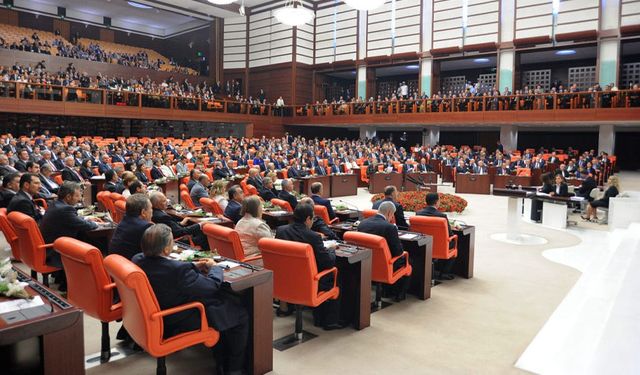 Meclis İsrail tehdidi için 8 Ekim'de toplanacak