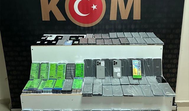 Van'da 178 kaçak cep telefonu ele geçirildi