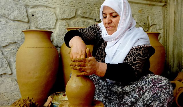 Bitlis'te asırlık çanak çömlek geleneği sürüyor