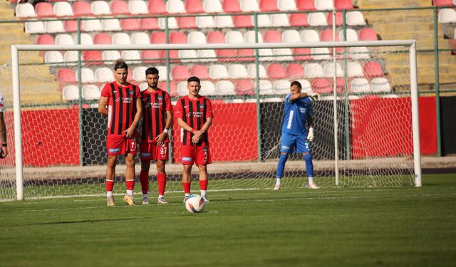 Van Spor - Motolux 68 Aksarayspor karşı karşıya! İşte Ümit Bozkurt’un ilk 11 tercihi