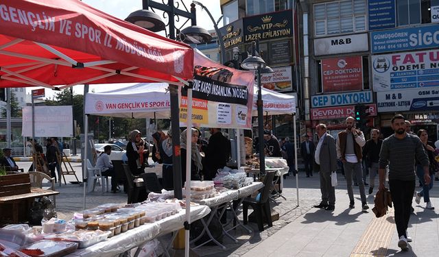 Filistin halkına destek için Van’da kermes düzenlendi