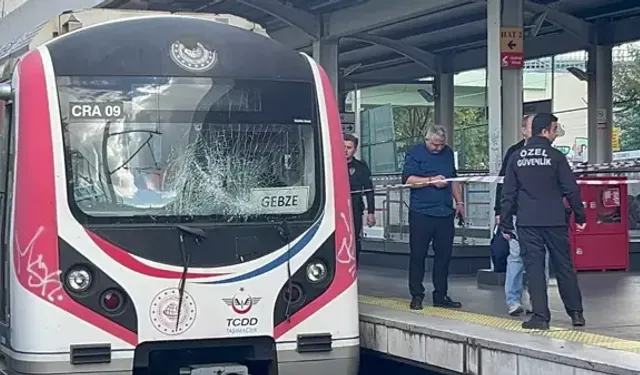 Marmaray'da İntihar! Raylara Atlayan Kişi Hayatını Kaybetti