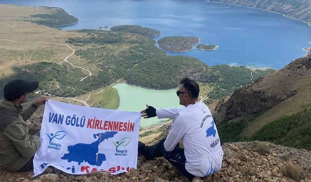 Vangölü Aktivistleri’nden sonbahar temizliği