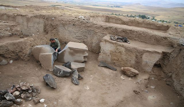 Garibin Tepe'de ortaya çıkarılan heykelin sırrını uzmanlar çözecek