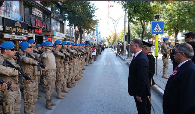 Van’da Cumhuriyet Bayramı coşkuyla kutlandı