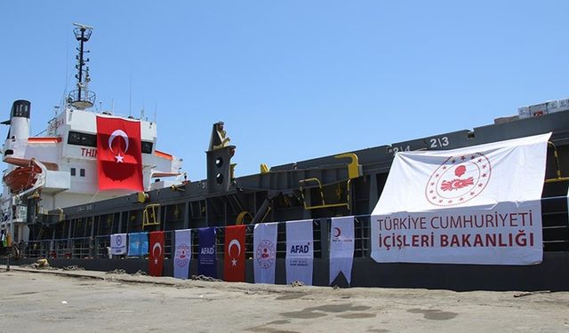 Türkiye'nin "İyilik Gemisi" Somali'ye ulaştı