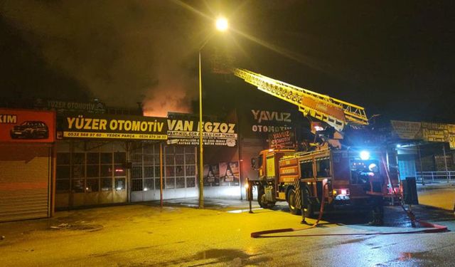 Van Oto Sanayi Sitesi'nde korkutan yangın