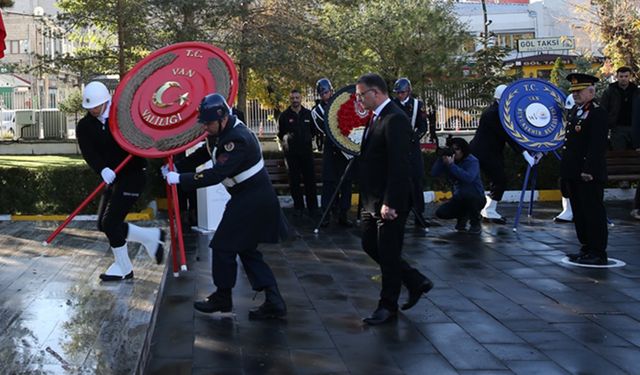 Atatürk Van'da anıldı