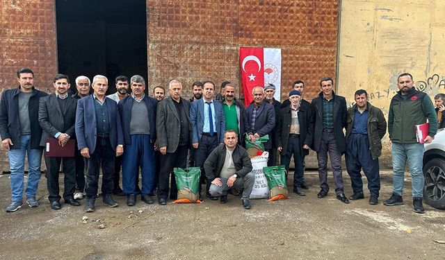 Hakkari'deki çiftçilere tohum desteği yapıldı