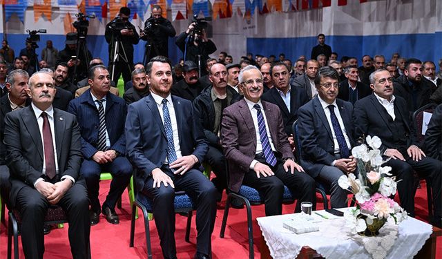 Bakan Uraloğlu, Van'da AK Parti Başkale 8. Olağan İlçe Kongresi'ne katıldı