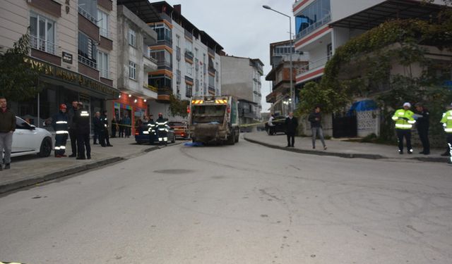 Sabah namazına giderken çöp kamyonunun altında kalarak hayatını kaybetti