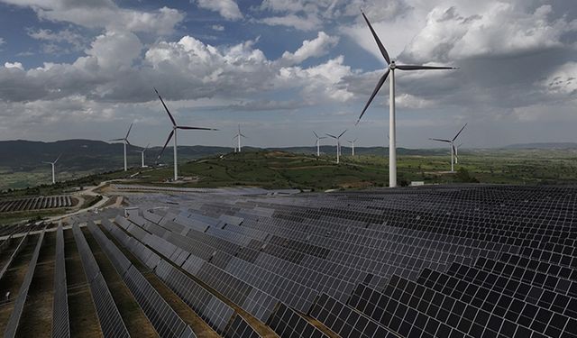 Türkiye gelecek yıl yenilenebilir enerji yatırımlarında vites yükseltecek