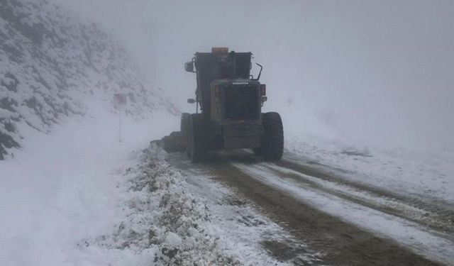 Kapalı yollar yeniden ulaşıma açıldı