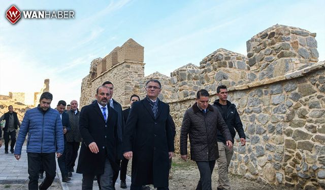 Van’daki tarihi kalede restorasyon devam ediyor