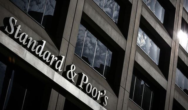 S&P, Türkiye'nin kredi notunu yükseltti