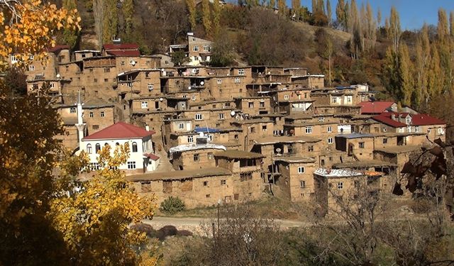 Taş evlerden oluşan Hizan’ın köyleri fotoğraf tutkunlarını ağırlıyor