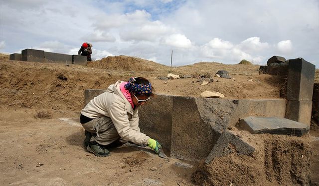 Urartu Kalesi'ndeki kazılarda yeni buluntular ortaya çıkarıldı