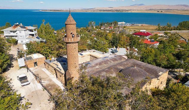 Van'daki tarihi İzzeddin Şir Camii ve Medresesi restore ediliyor