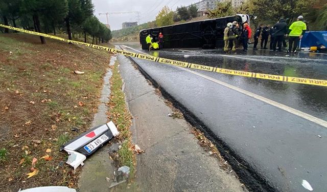 Yolcu otobüsü devrildi: 2 ölü, 18 yaralı!