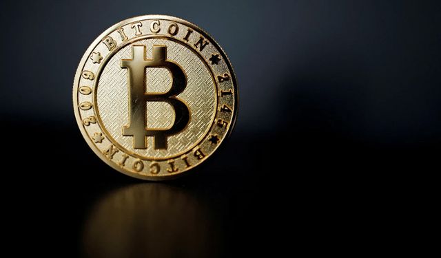 Bitcoin gerileyerek haftalık kazançını geri verdi