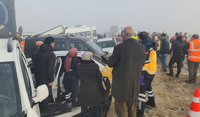 Van'da peş peşe kazalar! Van Valiliği ölü ve yaralı sayısını açıkladı