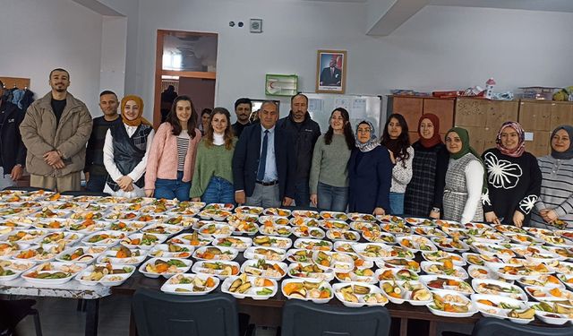 Muradiye'de meyve şenliği renkli görüntülere sahne oldu