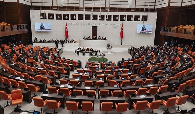 Yeni grup kurulması için üç partinin genel başkanı bir araya geldi