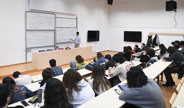 Üniversitelerde yeni açılacak doktora programları için akreditasyon şartı getirildi