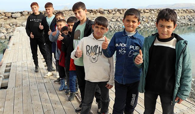 Yazın saç renkleri değişmişti! Vanlı çocuklar normal hallerine döndü