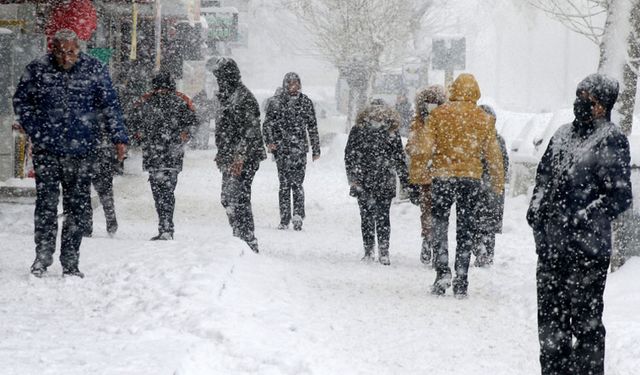 Bu saatlere dikkat! Van’a kar geliyor