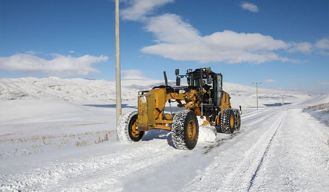 Van'da kardan kapanan 119 yerleşim yerinin yolu ulaşıma açıldı