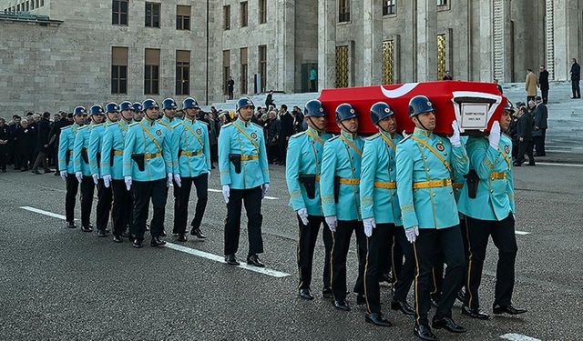 Eski bakan Nahit Menteşe, son yolculuğuna uğurlandı