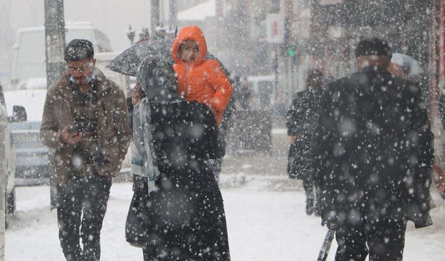 Van’a kar yeniden geliyor! Meteoroloji saat verdi