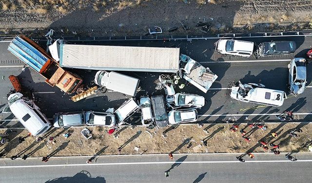 Trafik kazaları bir yılda 2 bin 713 can aldı