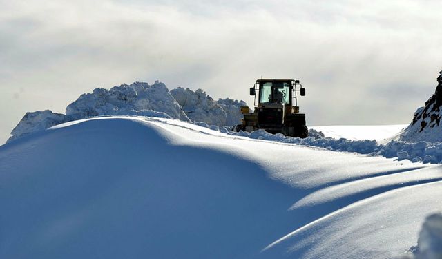 Van’da kapanan yollar ulaşıma açılıyor