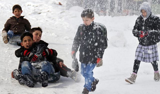 Van’ın bir ilçesinde taşımalı eğitime ara verildi