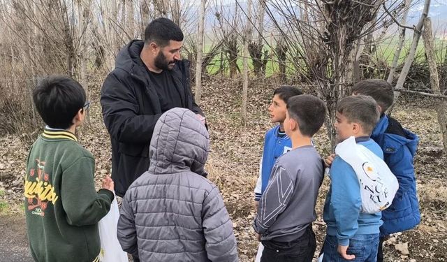 Mustafa Şahin'den 150 köy çocuğuna bayram harçlığı