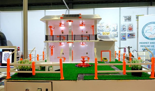 Vanlı öğrenciler akıllı ev sistemi tasarladı