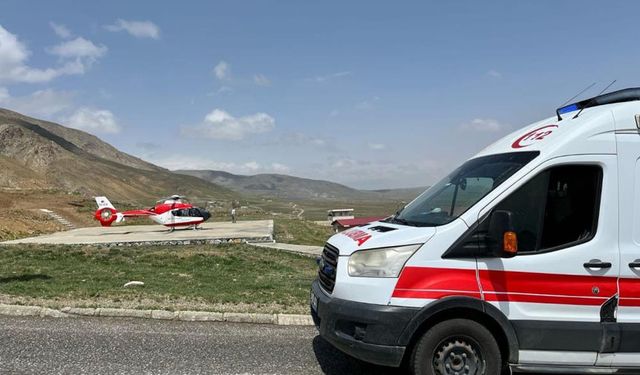 Van'da 35 yaşındaki hasta ambulans helikopterle hastaneye ulaştırıldı