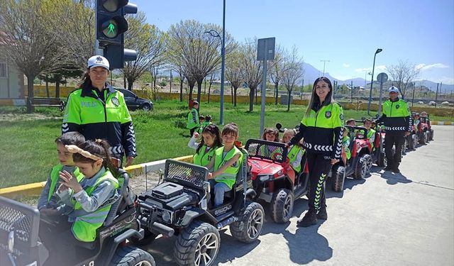 Van'da 172 öğrenciye trafik eğitimi verildi