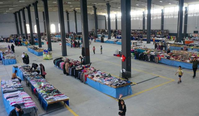 Van'da kapalı semt pazarı hizmete açıldı
