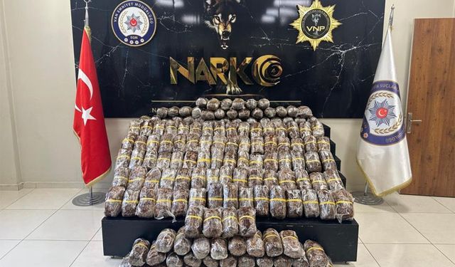 Van’da uyuşturucu operasyonu! Yüklü miktarda esrar ele geçirildi